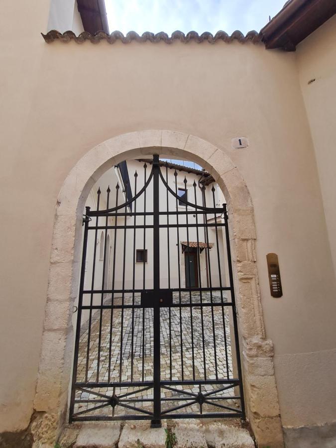 Dimora Degli Angeli Apartment L'Aquila Exterior photo